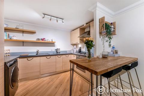 2 bedroom flat for sale, Brewery Lane, Romsey Town Centre, Hampshire