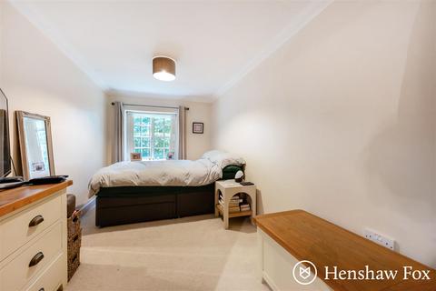 2 bedroom flat for sale, Brewery Lane, Romsey Town Centre, Hampshire