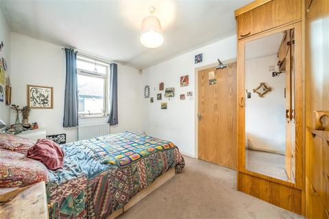 3 bedroom semi-detached house for sale, Spencer Mews, London SW8