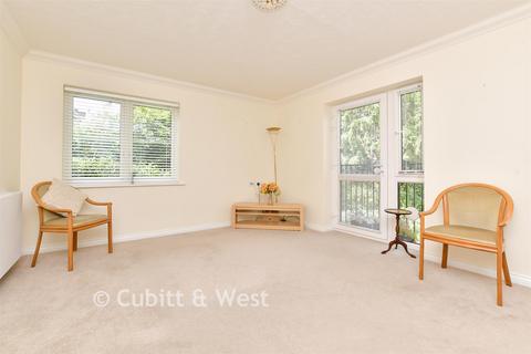 2 bedroom ground floor flat for sale, Stanley Lodge, Epsom KT18