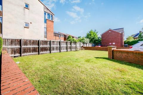 2 bedroom apartment for sale, Little Hallfield Road, York