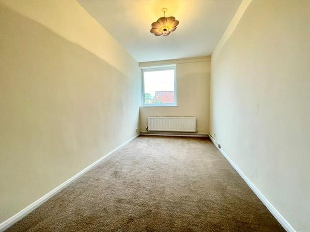 Churchfields, London, E18 - Widok 6