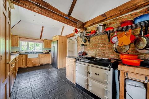 6 bedroom farm house for sale, Wrens Road, Sittingbourne ME9