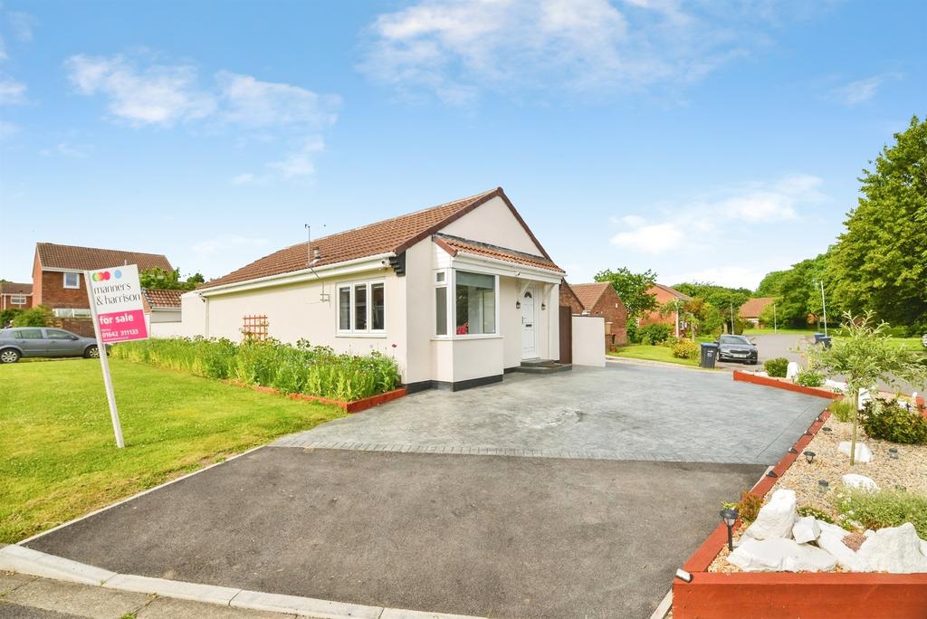 2 bedroom detached bungalow for sale