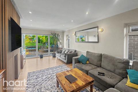 3 bedroom detached house for sale, Grantham Road, Radcliffe on Trent