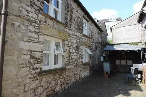 1 bedroom in a house share to rent,