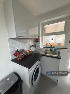 2 bedroom flat to rent, Everton Drive, Stanmore, HA7