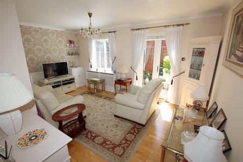 2 bedroom bungalow for sale, Frinton Road, Holland on Sea, CO15