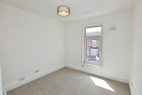 3 bedroom end of terrace house for sale, Woodstock Road, Gosport