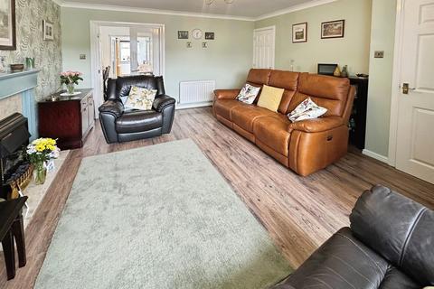 4 bedroom detached house for sale, Redcar Close, Mansfield