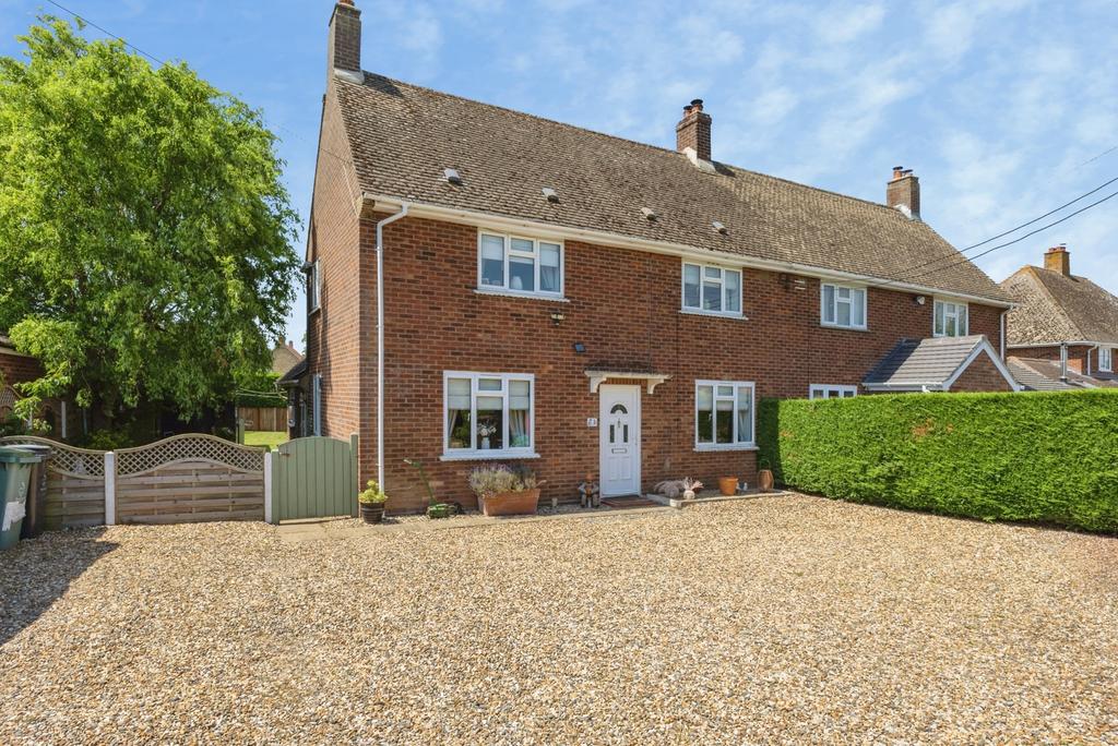 3 bedroom semi-detached house for sale