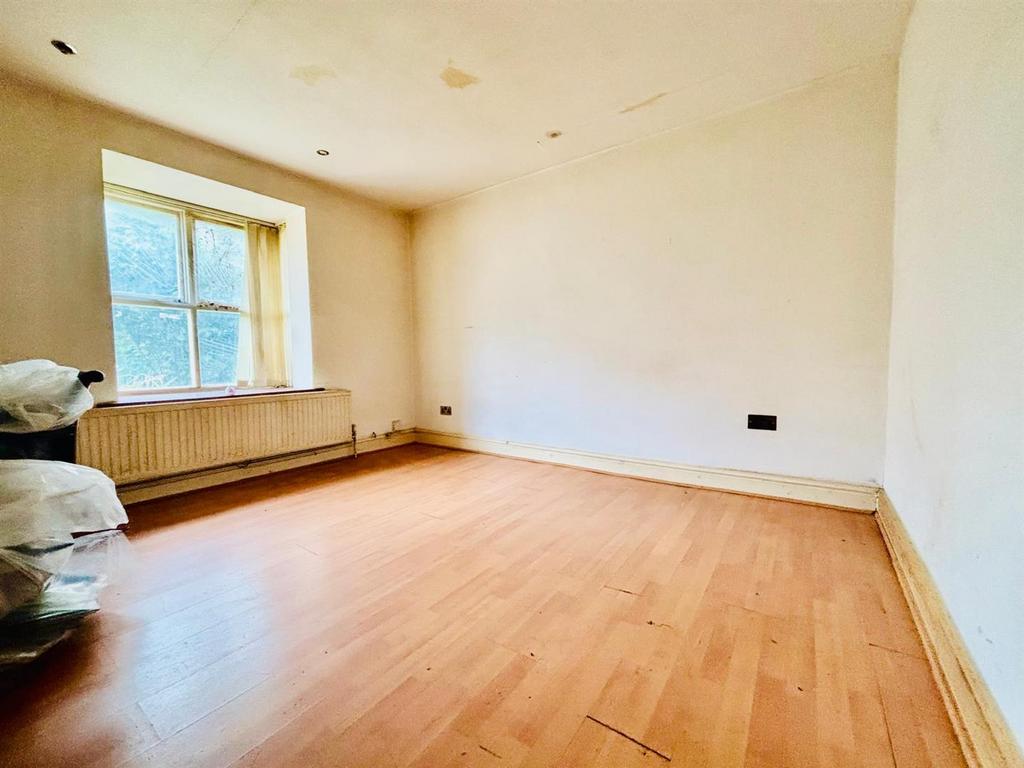 Living Room: