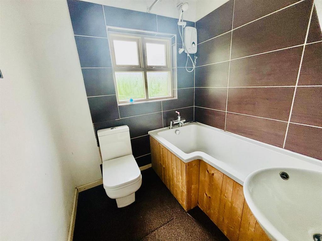 Family Bathroom / WC: