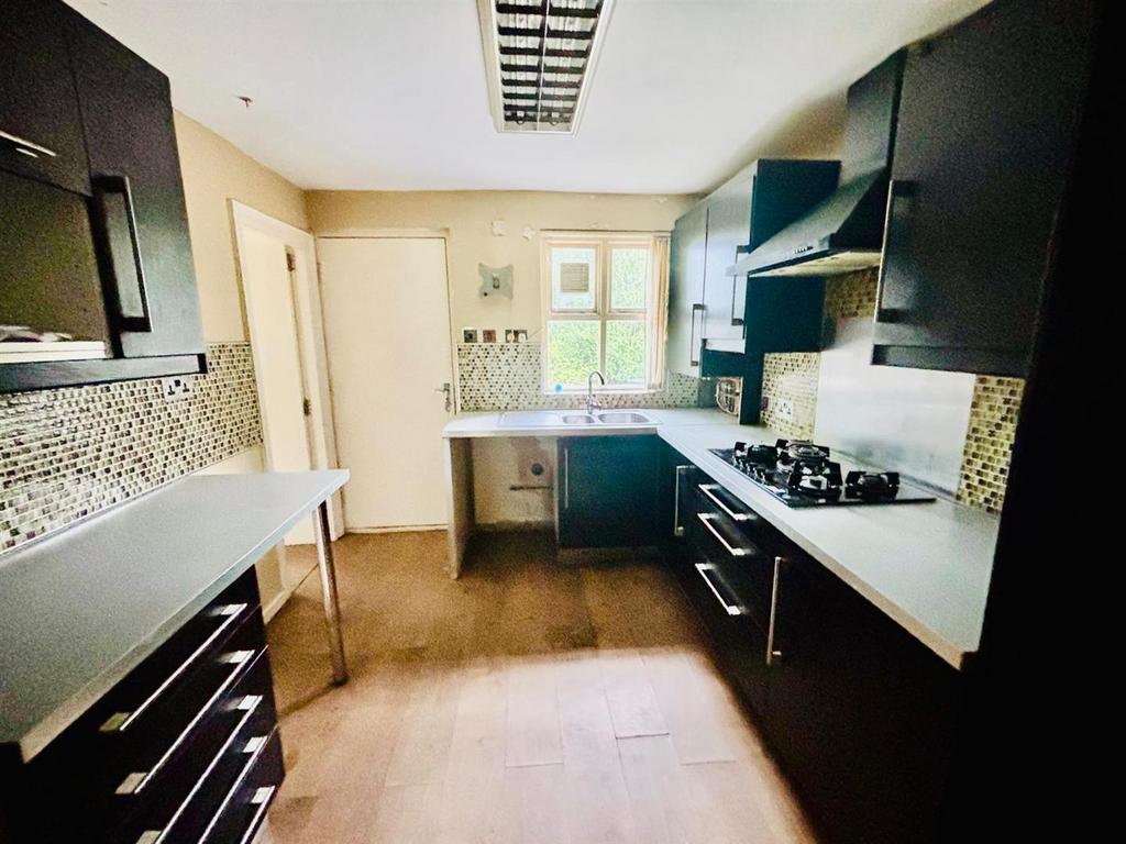 Fitted Kitchen: