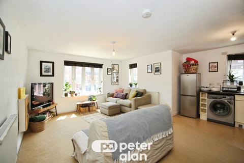 1 bedroom ground floor flat for sale, Tasker Square, Llanishen, Cardiff