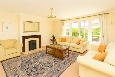 4 bedroom house to rent, Bullfinch Road, South Croydon, CR2