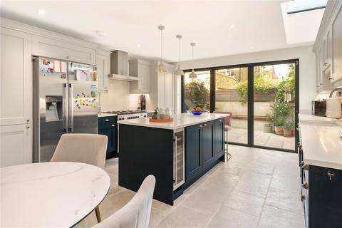 4 bedroom end of terrace house for sale, Candahar Road, London, SW11
