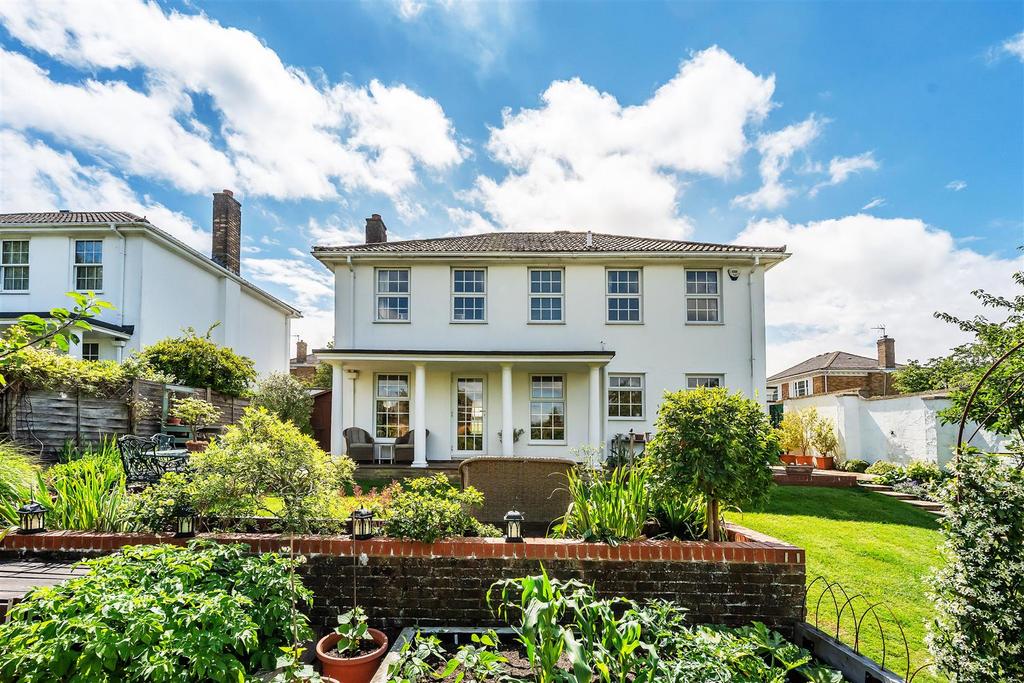 Detached house exterior, garden