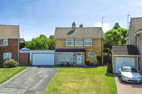 4 bedroom detached house for sale, Kennedy Gardens, Reading RG6