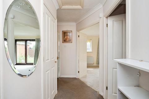 2 bedroom bungalow for sale, Cumberland Close, Ilford, IG6