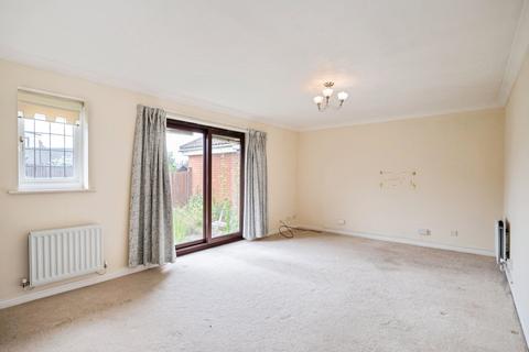 2 bedroom bungalow for sale, Cumberland Close, Ilford, IG6