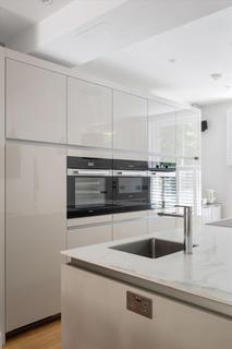 2 bedroom terraced house for sale, Wildwood Grove, Hampstead, London NW3