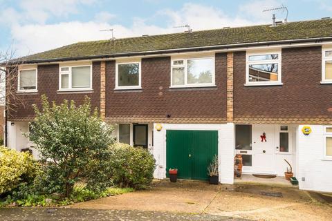 Hillview, London SW20