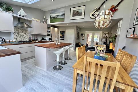 4 bedroom semi-detached house for sale, Newlands Drive, Wilmslow