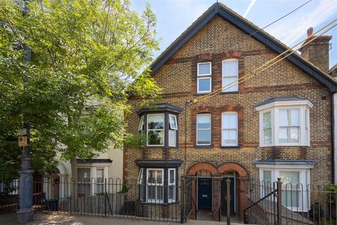 4 bedroom terraced house for sale, Harbour Street, Whitstable