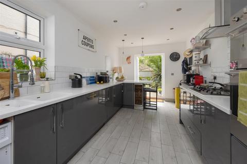 4 bedroom terraced house for sale, Harbour Street, Whitstable