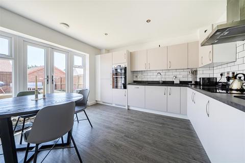 3 bedroom semi-detached house for sale, Alexander Road, Keynsham, Bristol