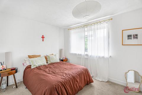 4 bedroom detached house for sale, Leigh Hunt Drive, N14