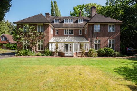 Courtenay Avenue, Kenwood, London N6