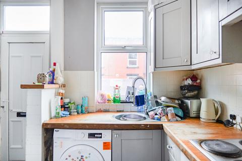 3 bedroom terraced house for sale, Paisley View, Leeds LS12