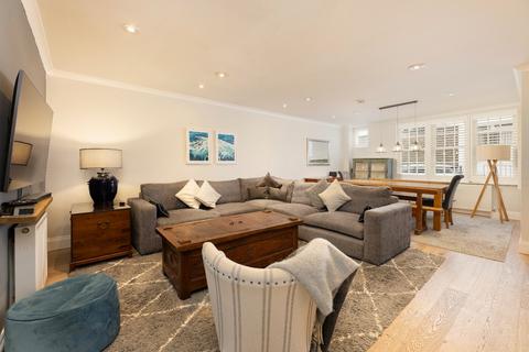 4 bedroom mews to rent, Gloucester Mews, Bayswater, London, W2