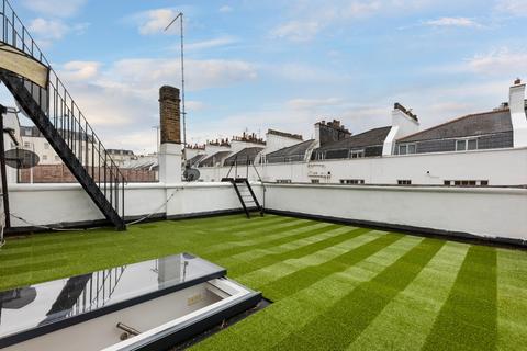 4 bedroom mews to rent, Gloucester Mews, Bayswater, London, W2