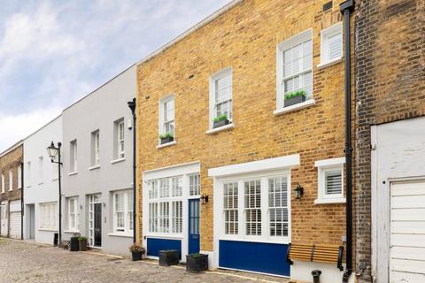 4 bedroom mews to rent, Gloucester Mews, Bayswater, London, W2