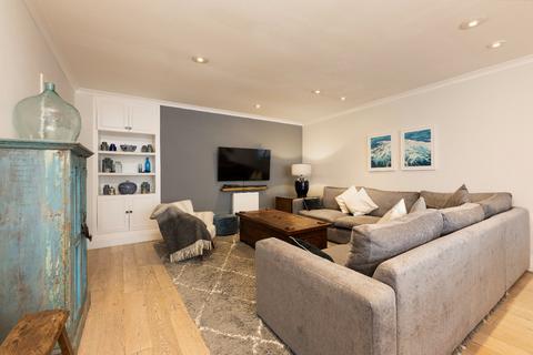 4 bedroom mews to rent, Gloucester Mews, Bayswater, London, W2