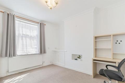 3 bedroom end of terrace house for sale, Avenue Road Extension, Leicester