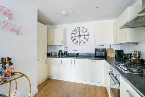 1 bedroom flat for sale, Ceres Crescent, Epsom