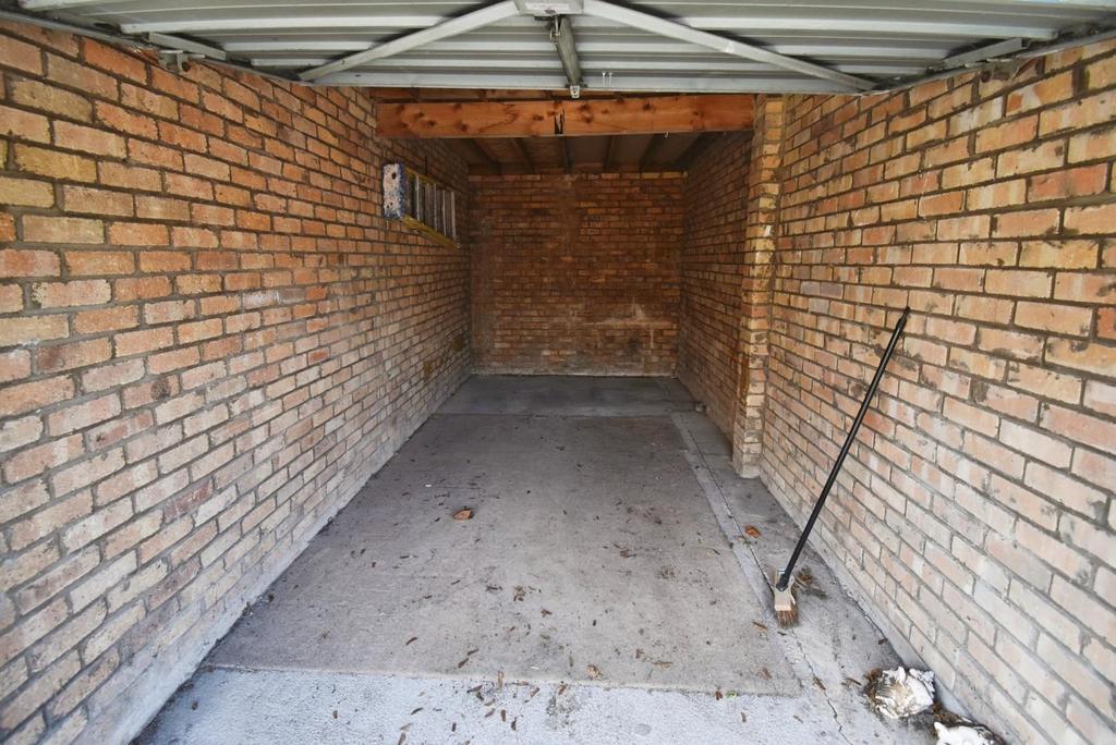 Amesbury Court, Launceston Road Garage to rent - £90 pcm (£21 pw)