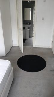 1 bedroom in a flat share to rent, Petersfield Gardens, Luton LU3
