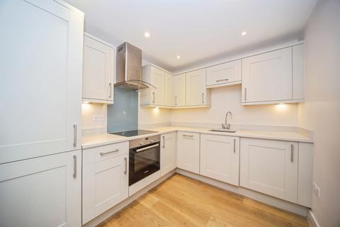 1 bedroom ground floor flat for sale, St. Clement Street, Winchester