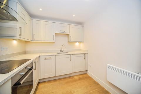 1 bedroom ground floor flat for sale, St. Clement Street, Winchester