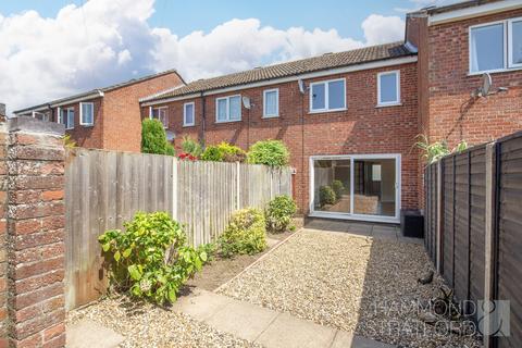 2 bedroom terraced house for sale, Chapel Road, Attleborough
