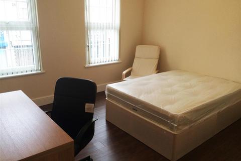 2 bedroom flat to rent, Far Gosford Street, Coventry