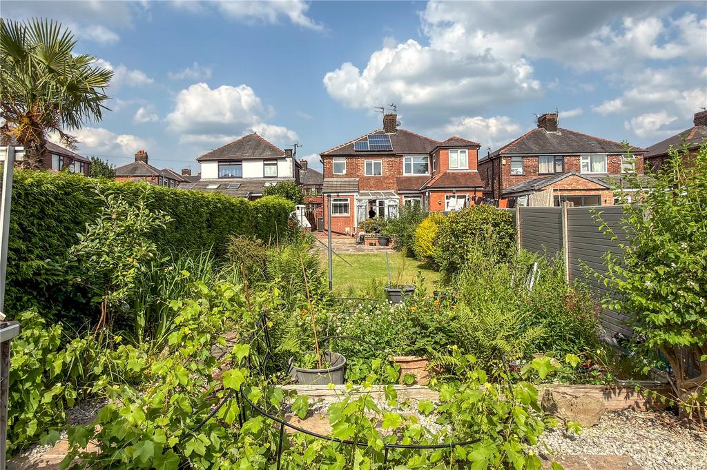 House in Oldham, Greater Manchester - View 2