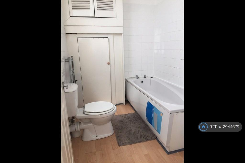 Apartment in Liverpool, Kirkdale - View 5