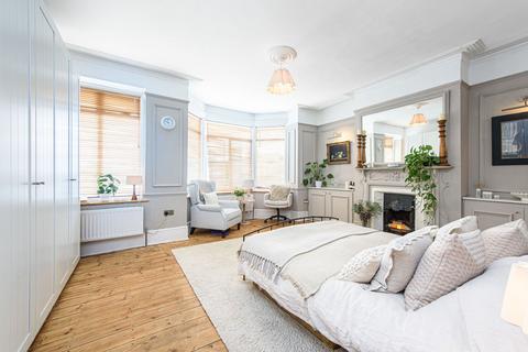 Gillingham Road, Cricklewood, London, NW2
