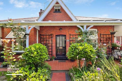2 bedroom bungalow for sale, Carter Avenue, Shanklin, Isle of Wight